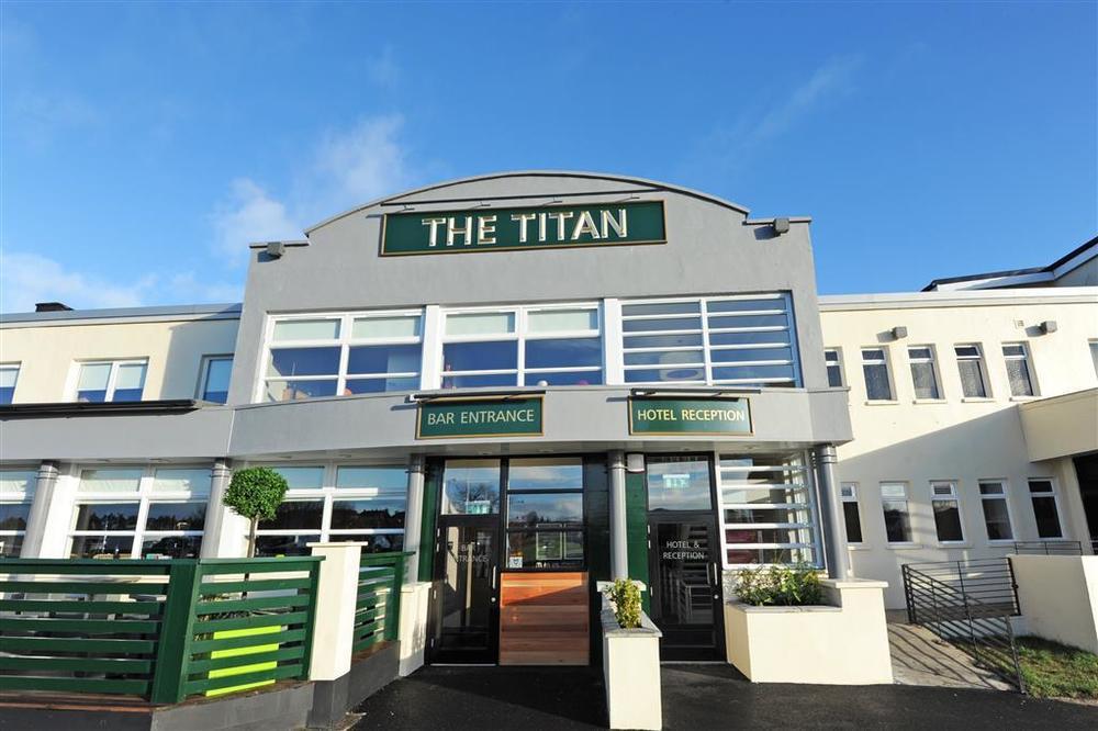 The Titan Hotel Clydebank Bagian luar foto