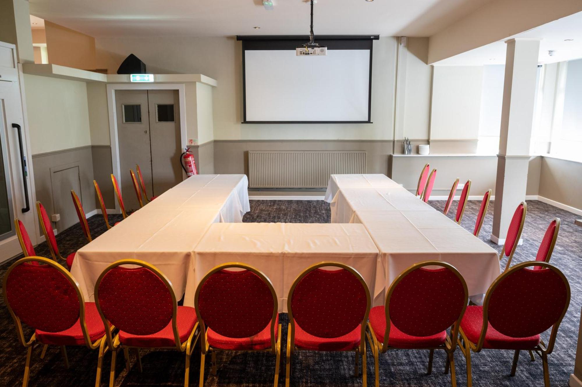 The Titan Hotel Clydebank Bagian luar foto