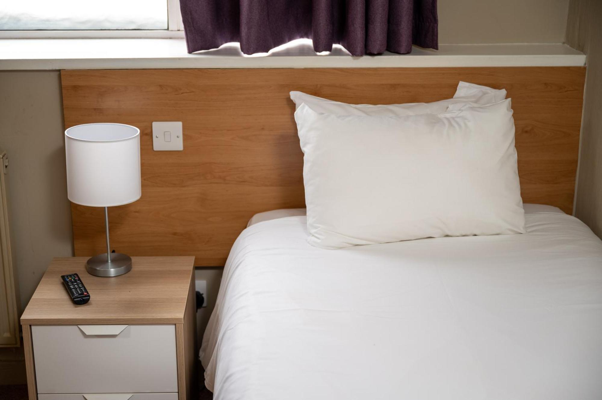 The Titan Hotel Clydebank Bagian luar foto