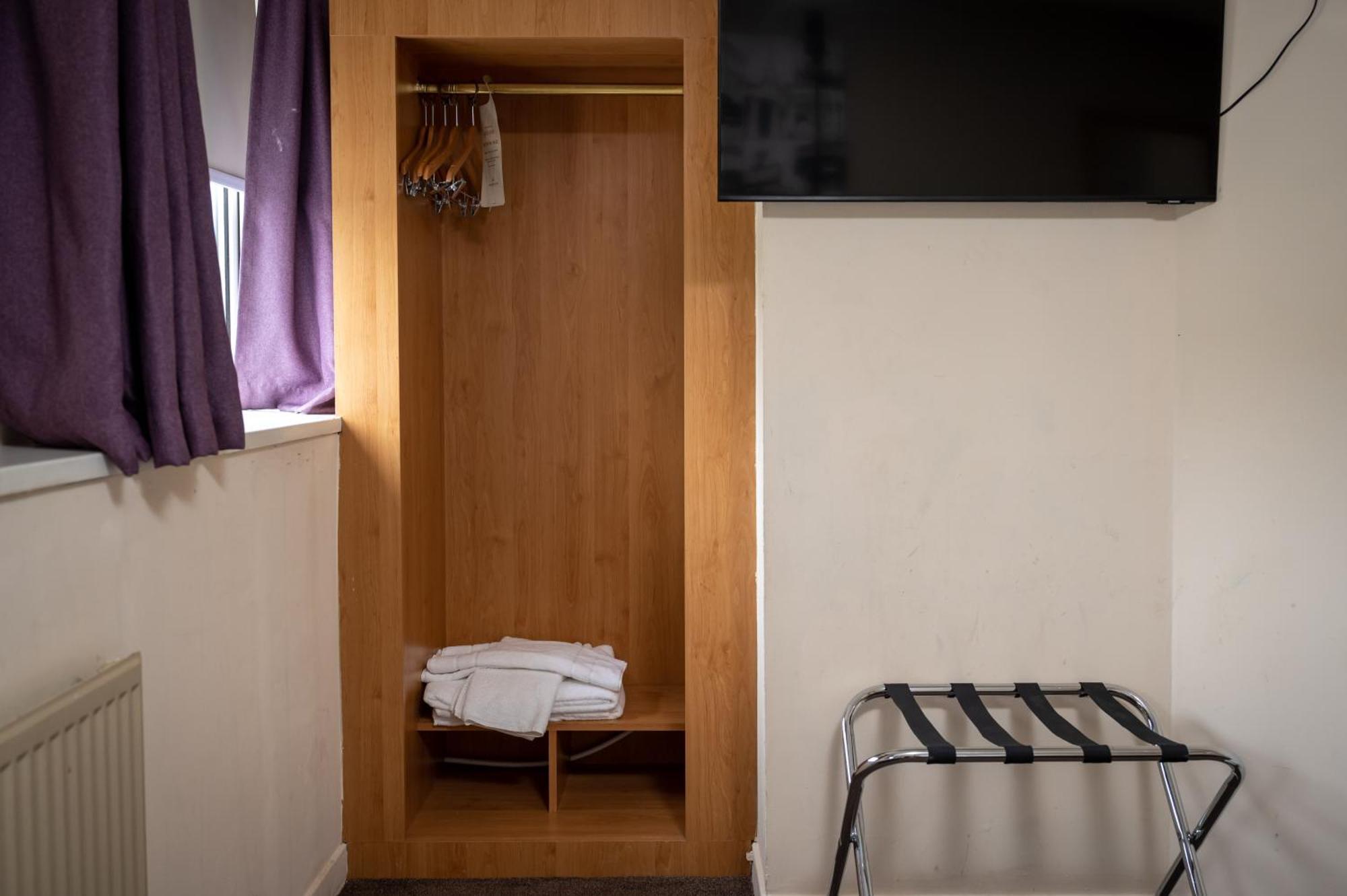 The Titan Hotel Clydebank Bagian luar foto