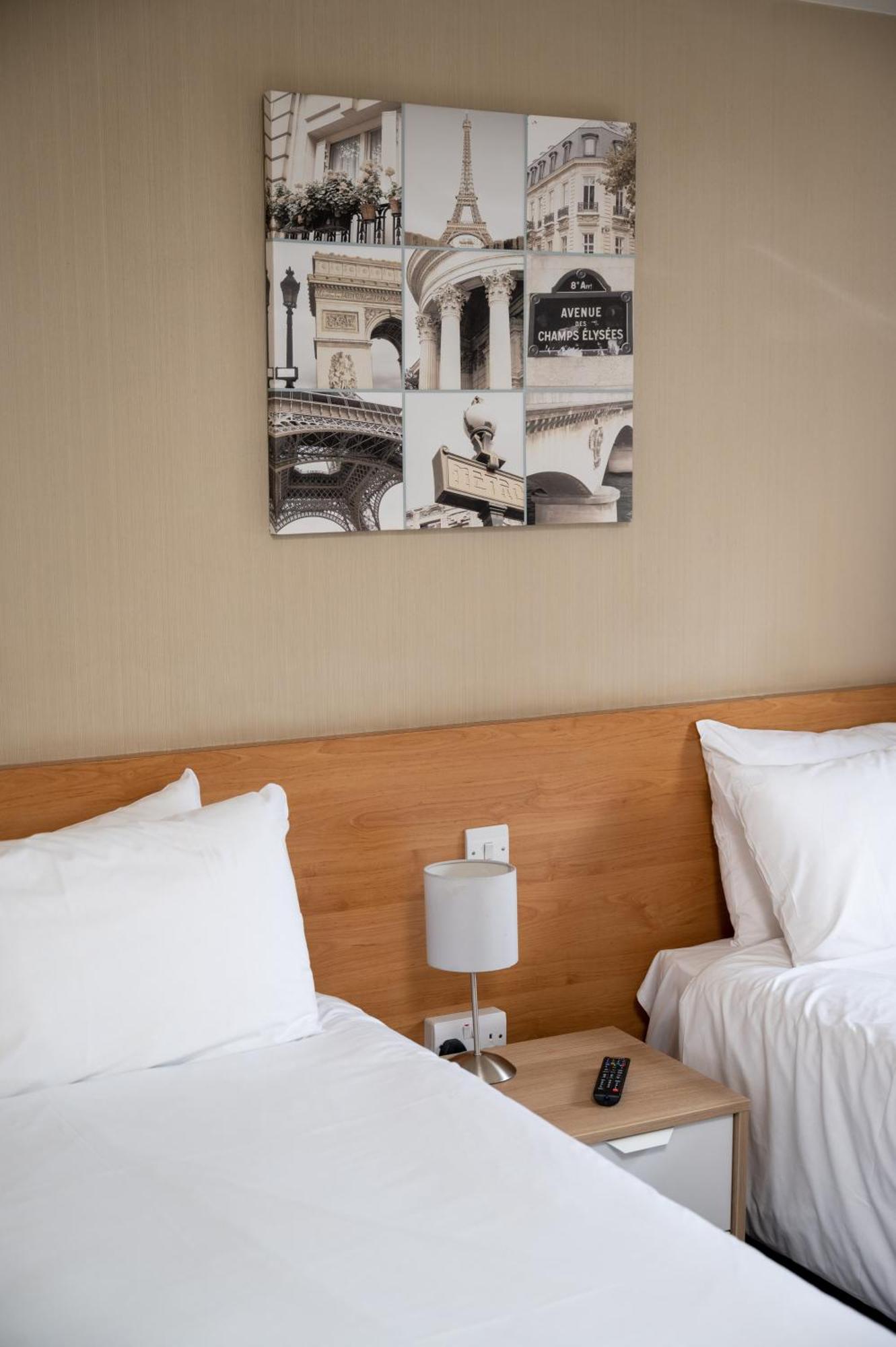 The Titan Hotel Clydebank Bagian luar foto