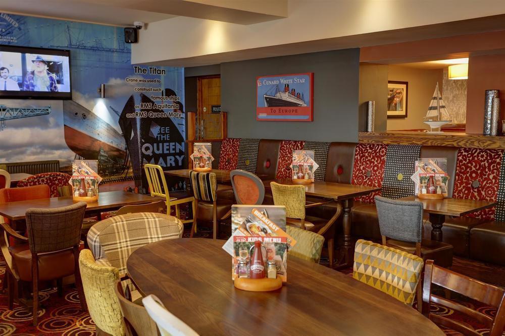 The Titan Hotel Clydebank Bagian luar foto