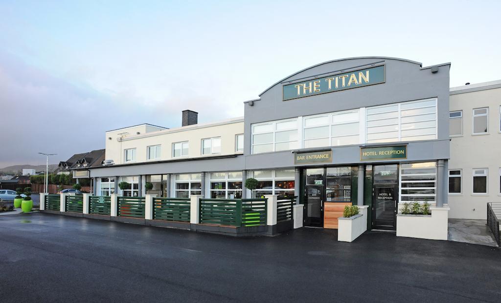 The Titan Hotel Clydebank Bagian luar foto